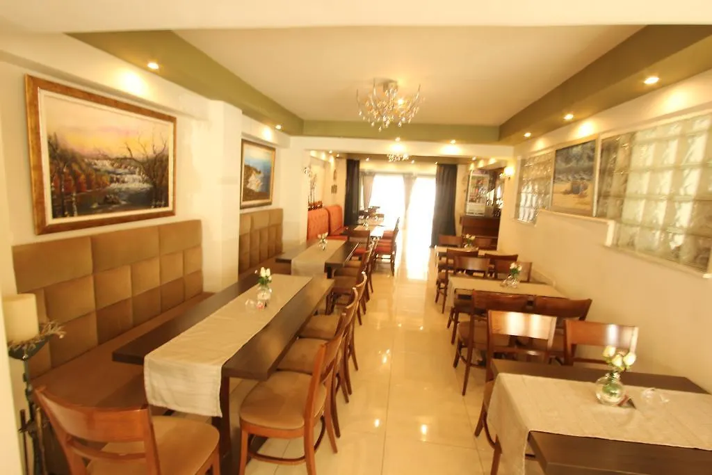 Hotel Mallas Nea Kallikrateia 3*,