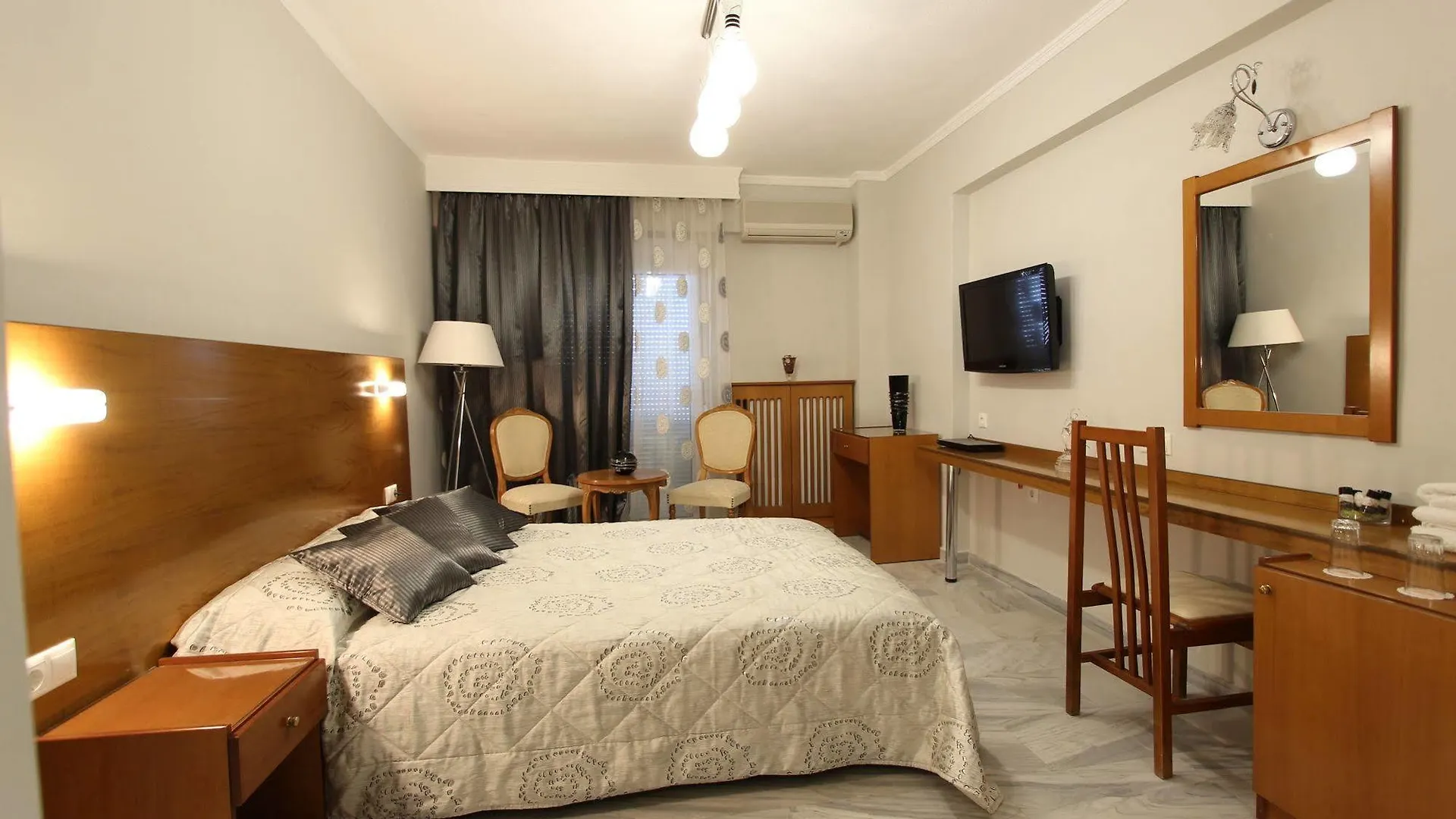 ***  Hotel Mallas Nea Kallikrateia ギリシャ